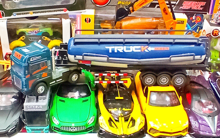 کامیون فلزی