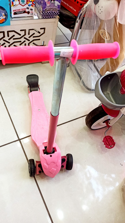 اسکوتر تعادلی سه چرخ