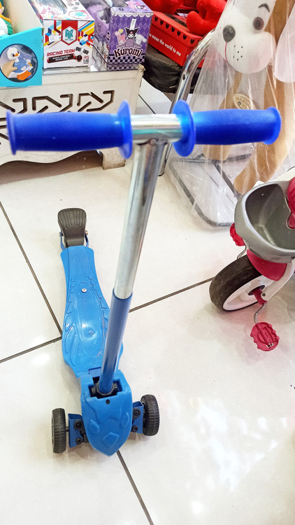 اسکوتر سه چرخ