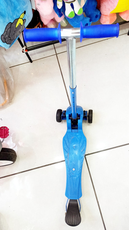 اسکوتر فلزی