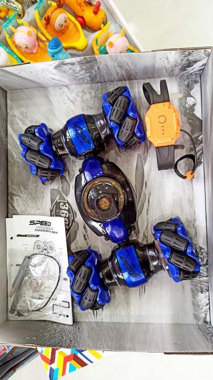 ماشین کنترلی چرخ کپسولی