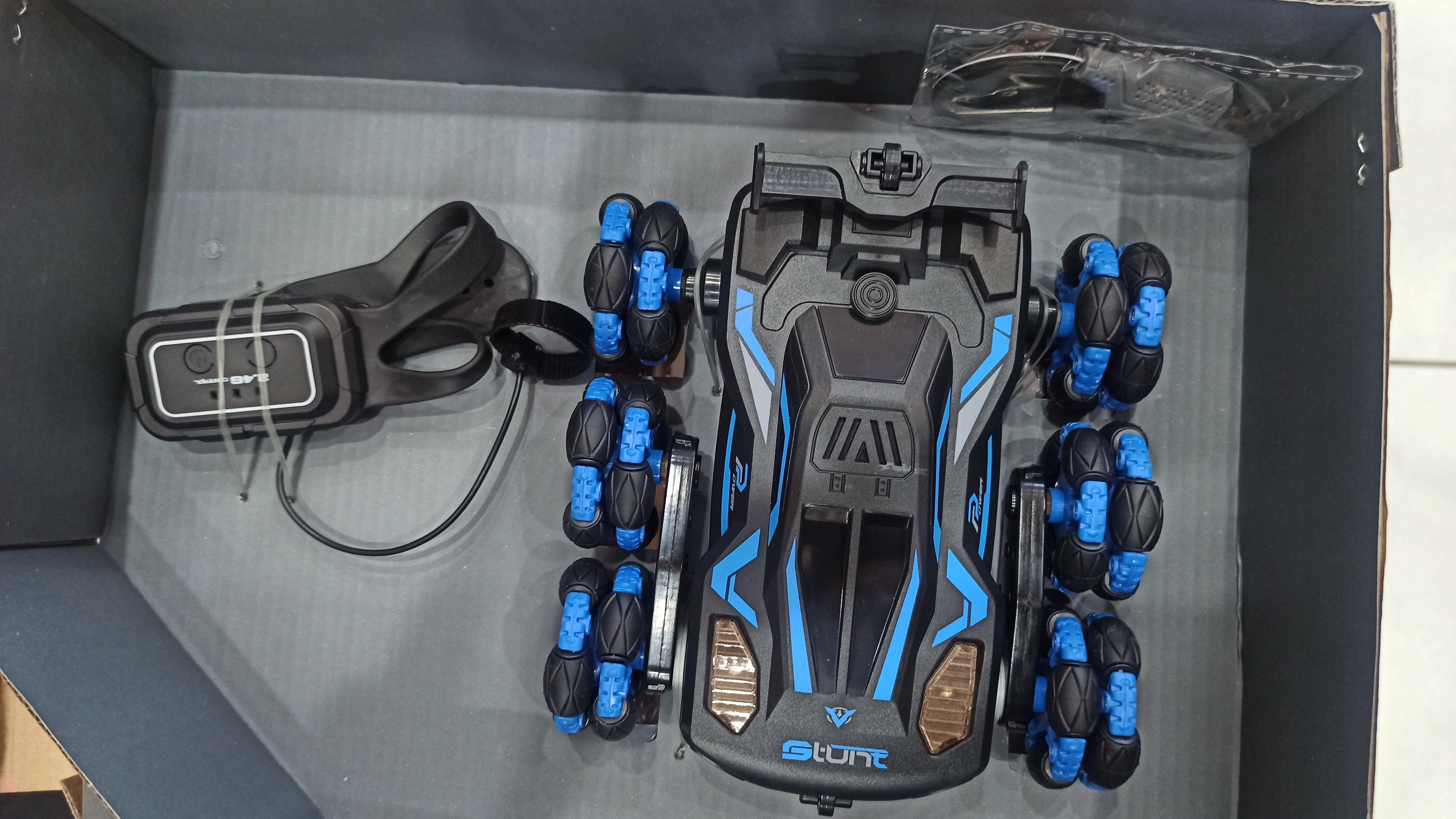 اسباب بازی ماشین کنترل شارژی چرخ تاشو