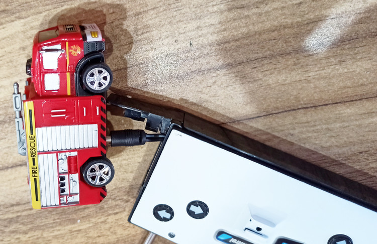 ماشین فلزی آتش نشانی