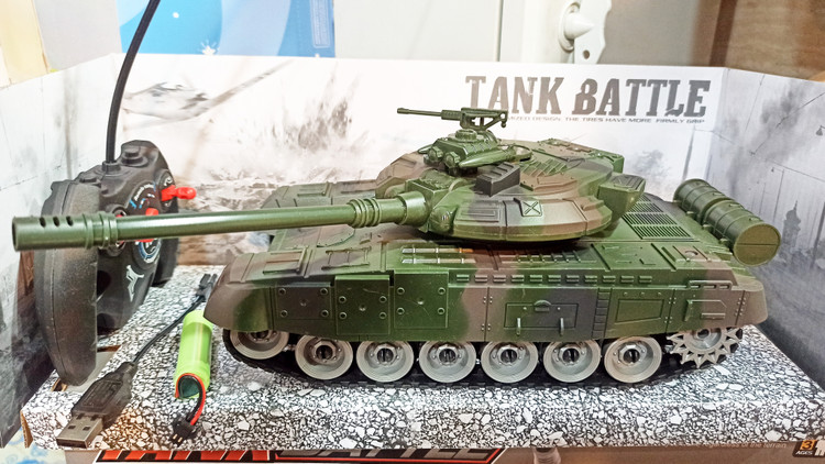 اسباب بازی تانک کنترلی