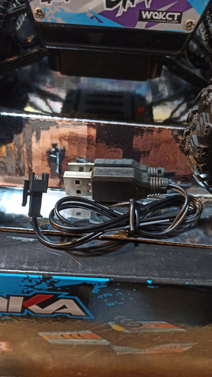 اسباب بازی آفروید کنترل شارژی