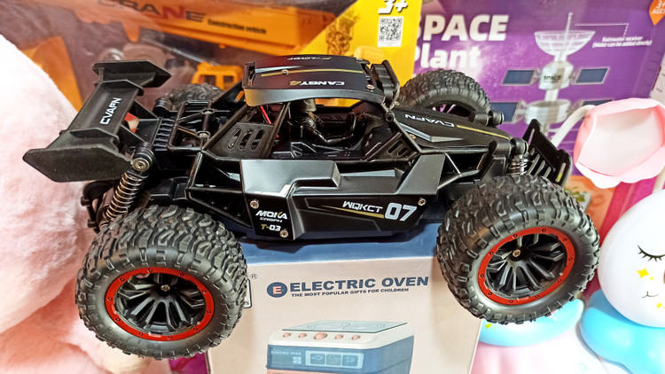 اسباب بازی ماشین آفروید کنترل شارژی