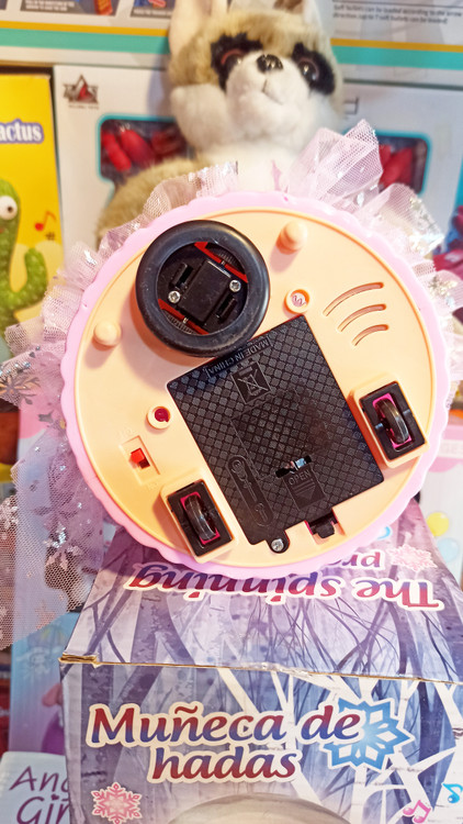 اسباب بازی عروسک فروزن باطری خور